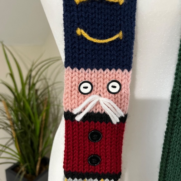 Knit Nutcracker Scarf - Picture 4 of 9
